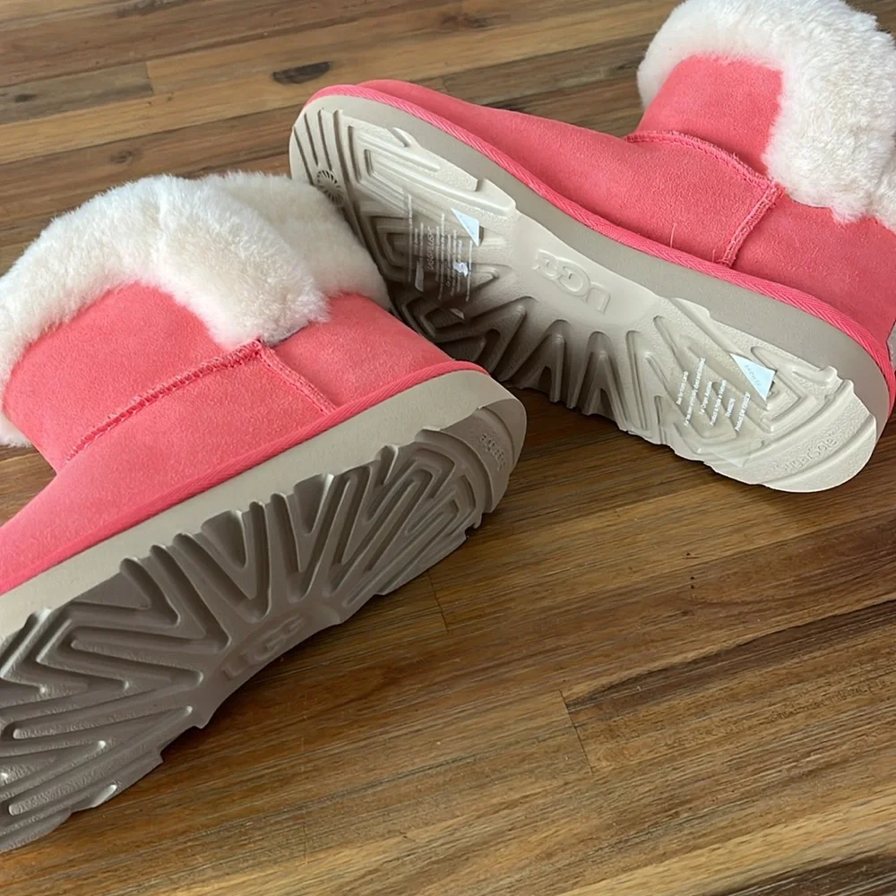 UGG Saniya Shearling Boots Big Kids 4, Womens 6, EU 36 Coral Pink 1153637K